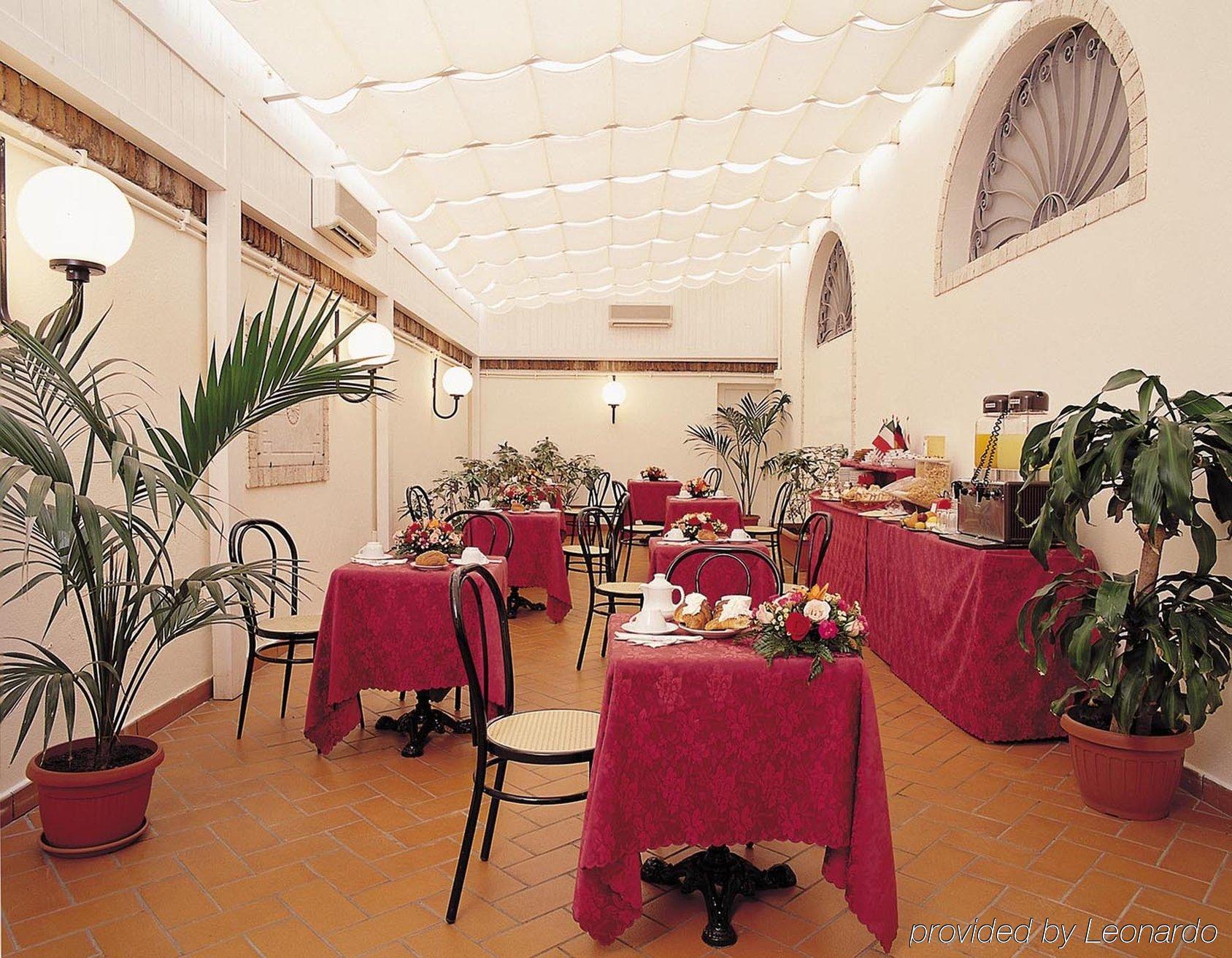 Hotel Contilia Řím Restaurace fotografie